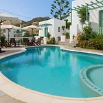 Seaside Retreats - Serenity By The Pool
