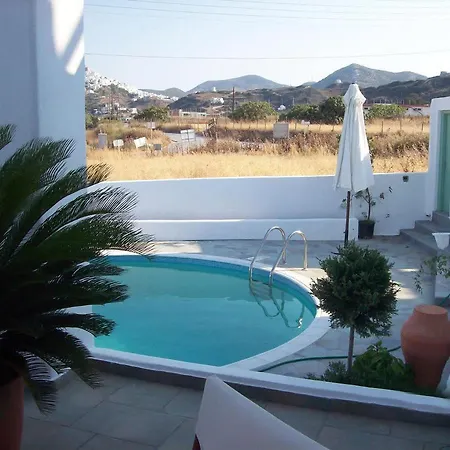 Seaside Retreats - Serenity By The Pool *